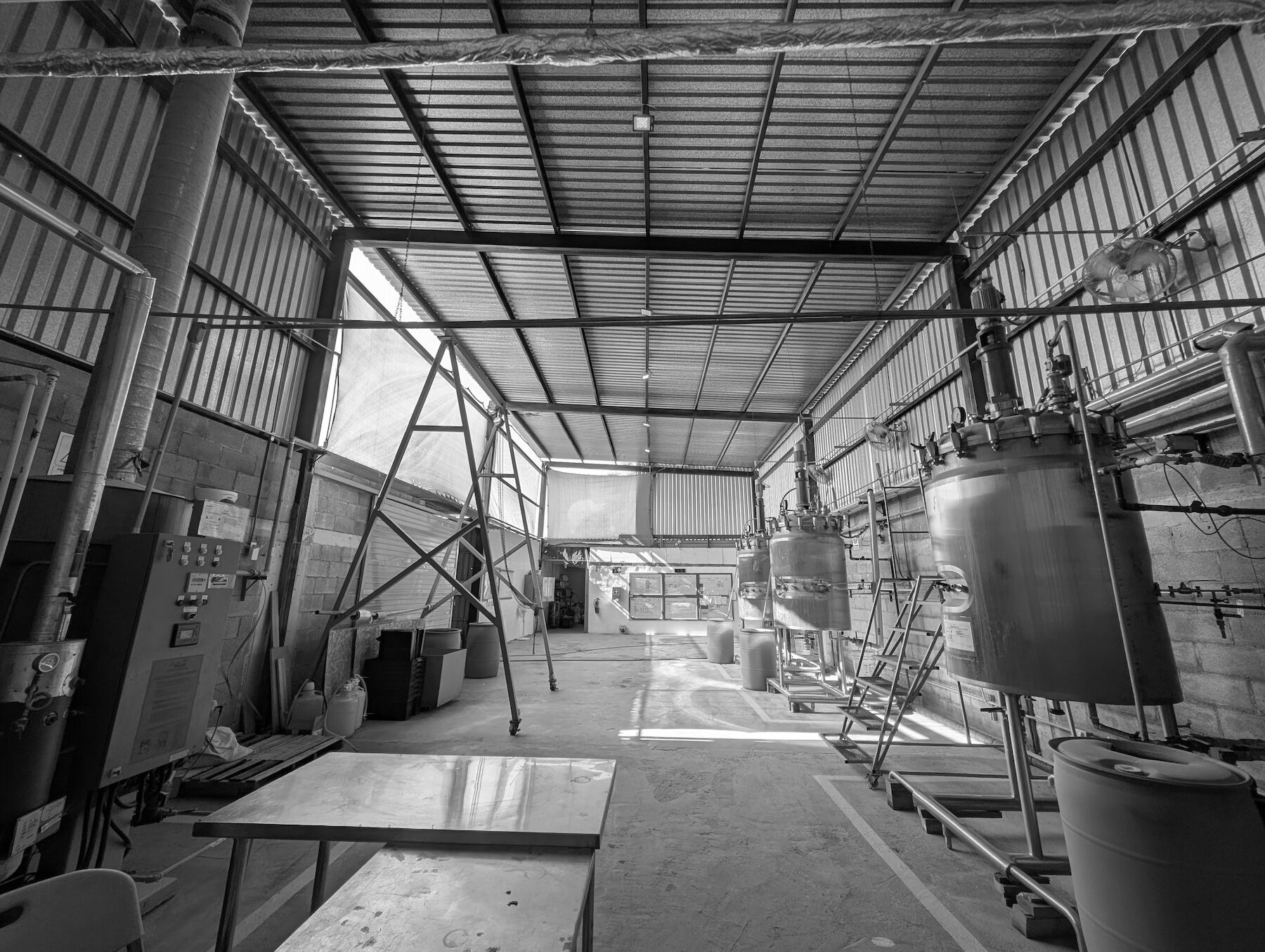 Sala de reactores de Granatum, donde se produce la biomasa de los Agentes Biológicos de Limpieza.